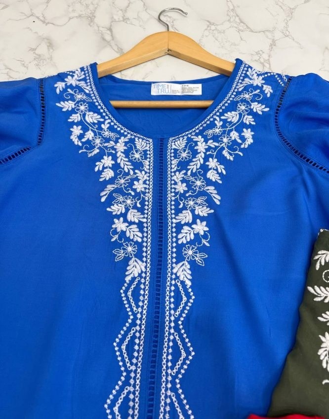 تاپ گلدوزي شده بغل منگوله دار کد 1492