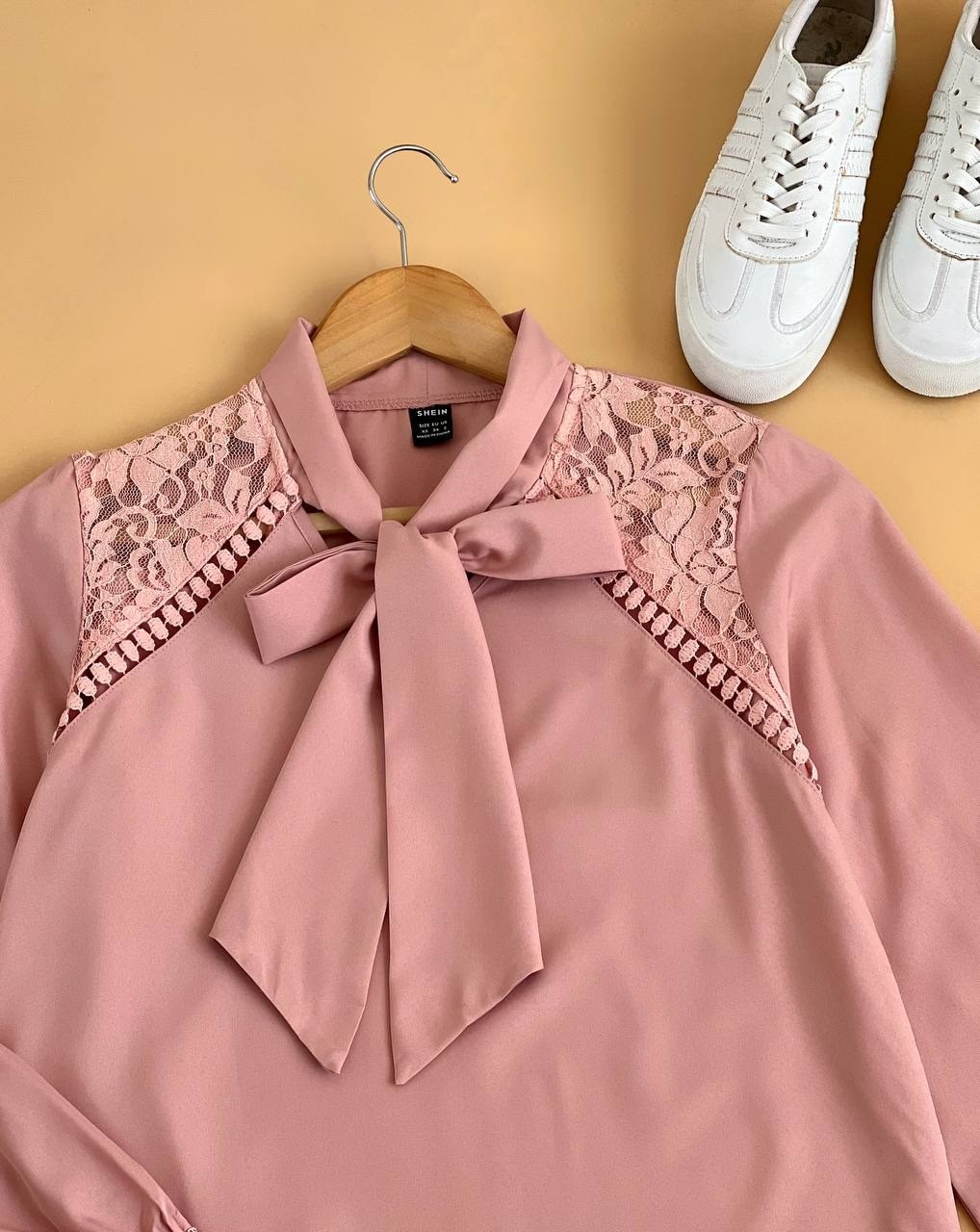 شوميز يقه کرواتي سرشانه گيپور 1737