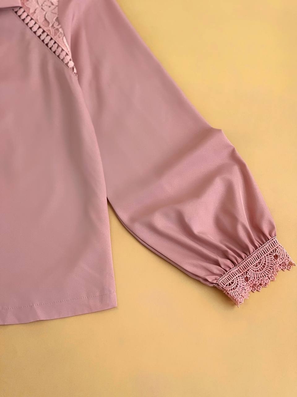 شوميز يقه کرواتي سرشانه گيپور 1737