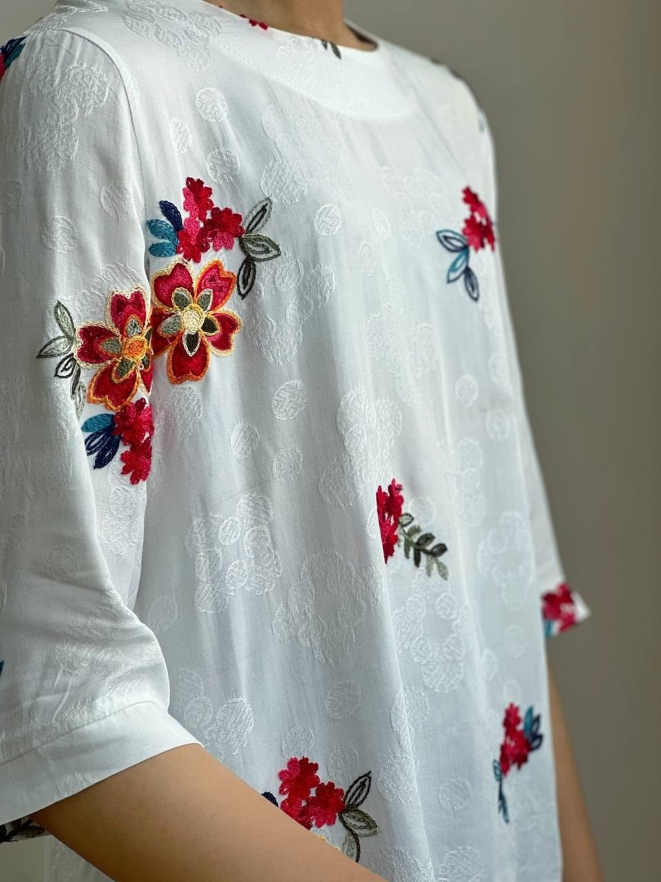 شومیز گلدوزی تمام نخ کد 1822