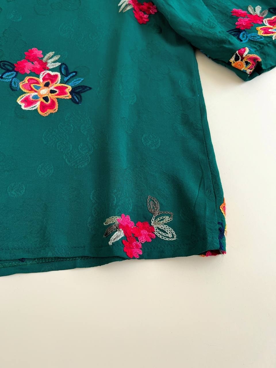 شومیز گلدوزی تمام نخ کد 1822