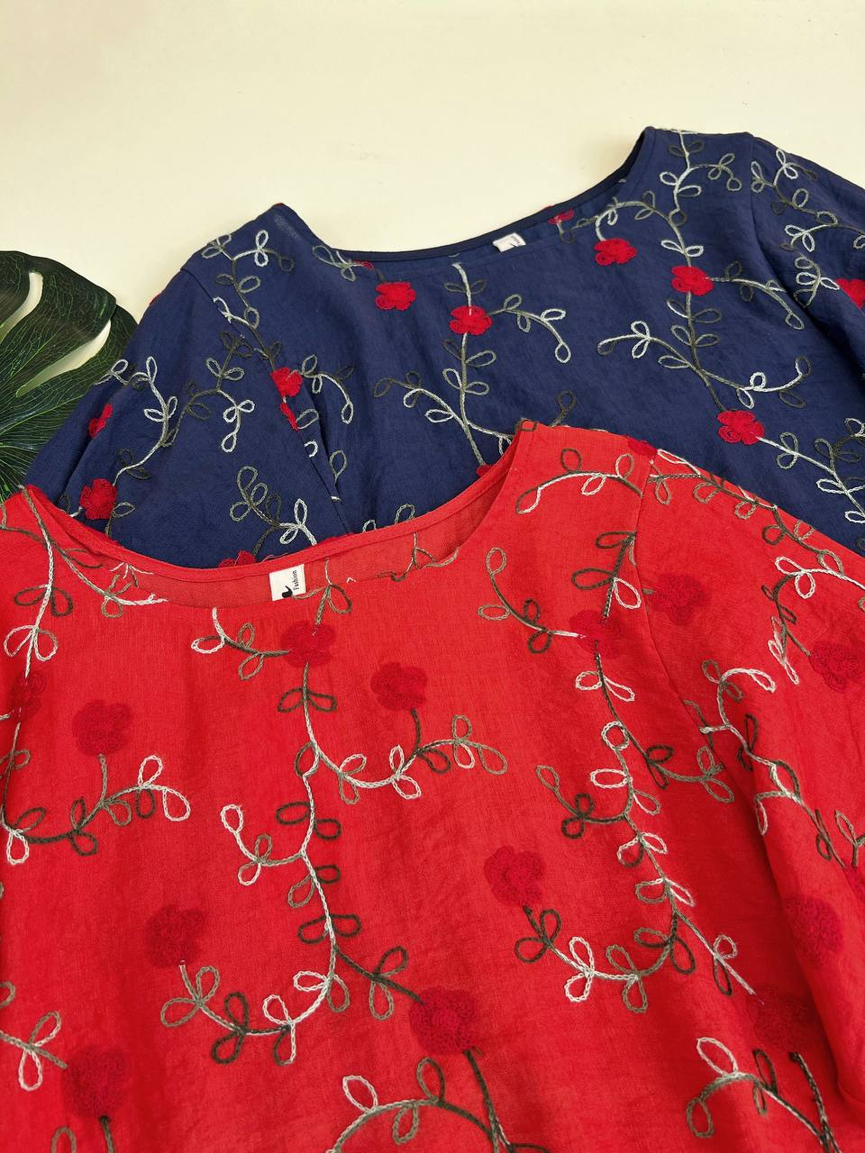 شومیز استین گلدوزی شده طرح 2 کد 1832