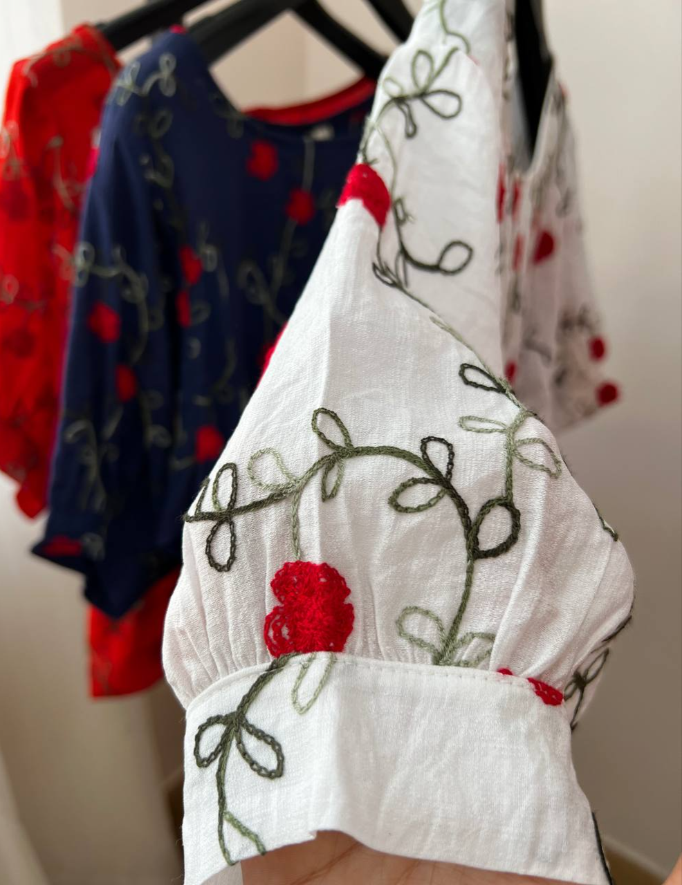 شومیز استین گلدوزی شده طرح 2 کد 1832