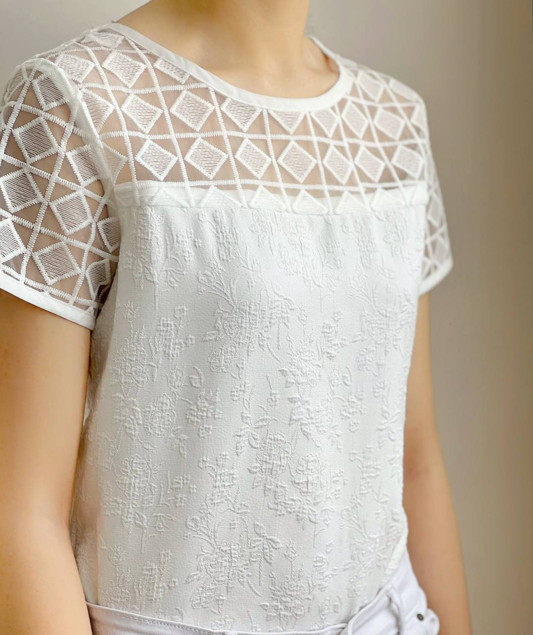 شومیز ژاکارد سفید کد 1844