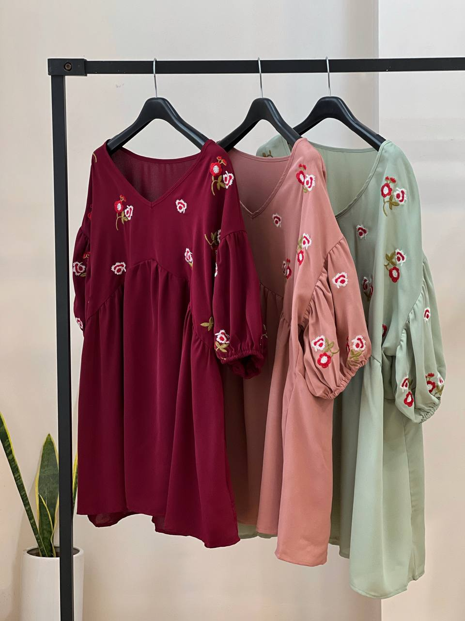 پیراهن کرپ گلدوزی کد 1898