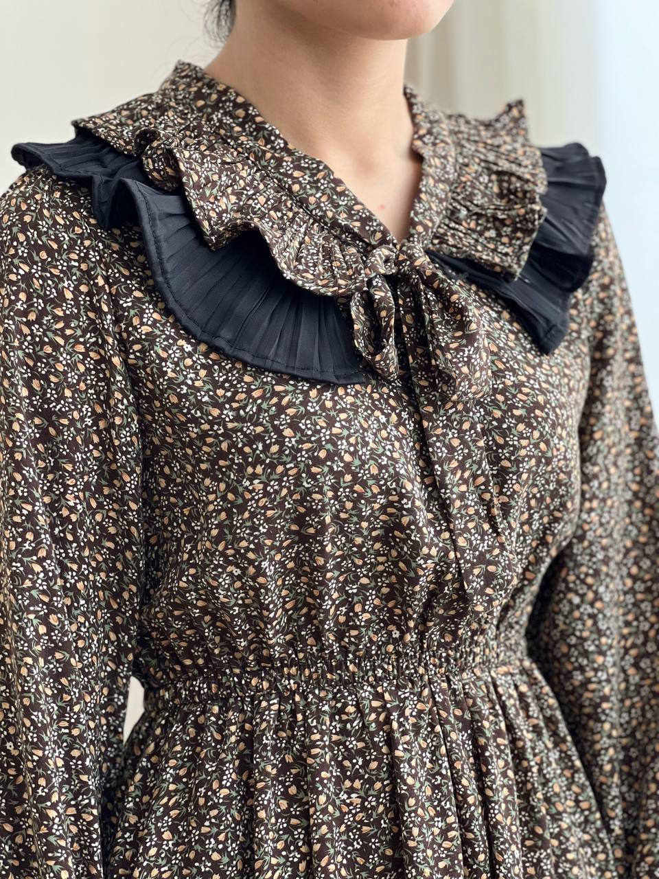 پیراهن گل ریز یقه چین دار کد 1987