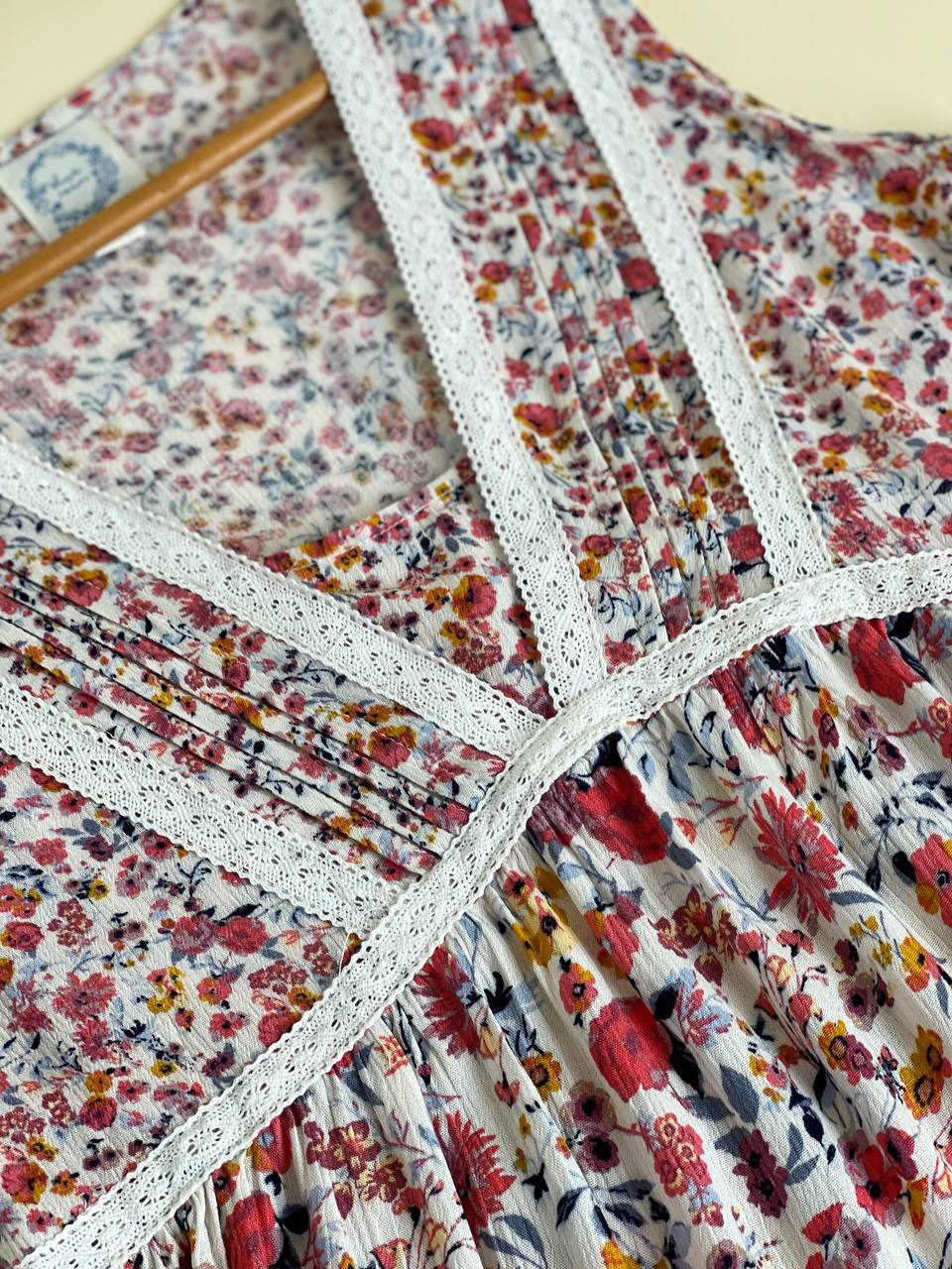 تاپ نخ کریشه گلدار کد 2003