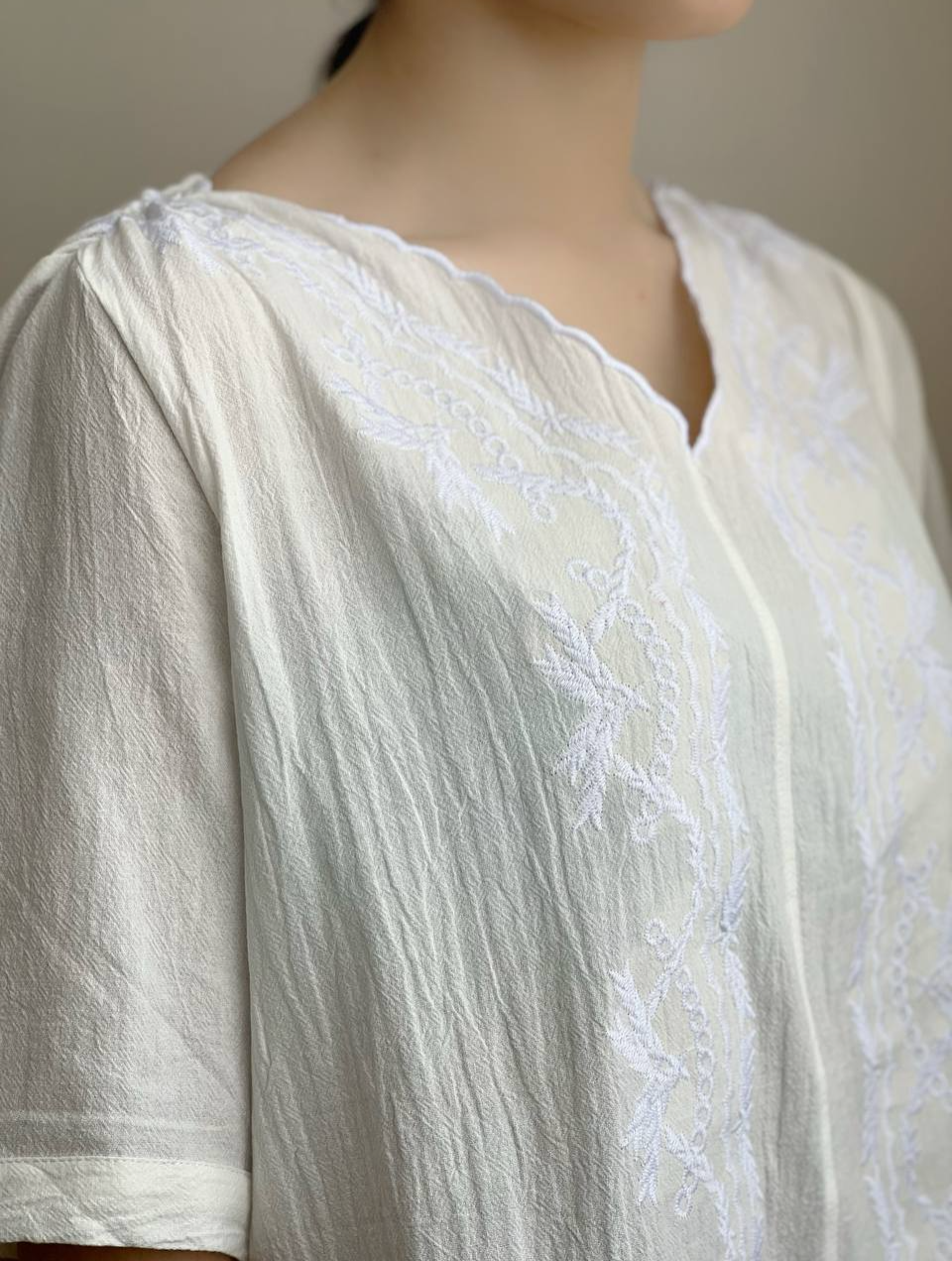 شومیز کنف گلدوزی شده کد 2025