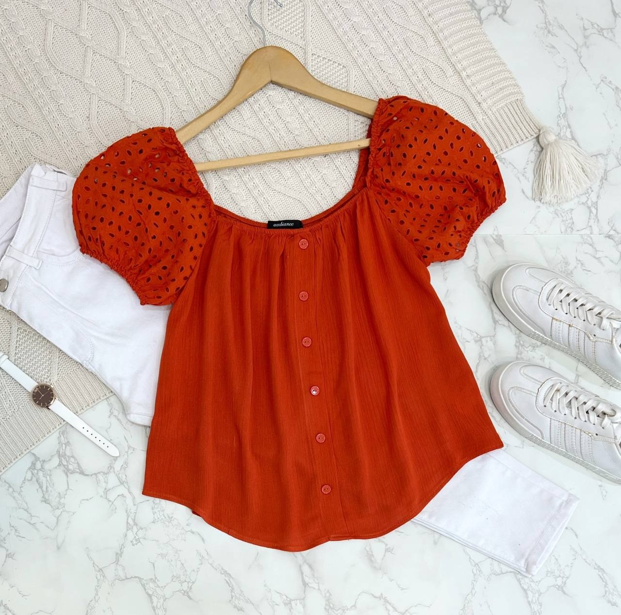 بلوز کریشه و خامه دوزی آستین پف کد 2040