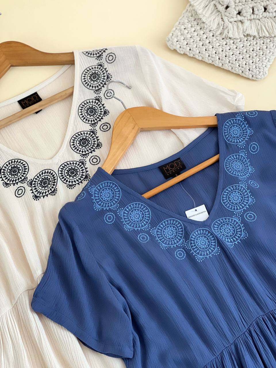 شومیز گلدوزی شده کمر چین کد 2056