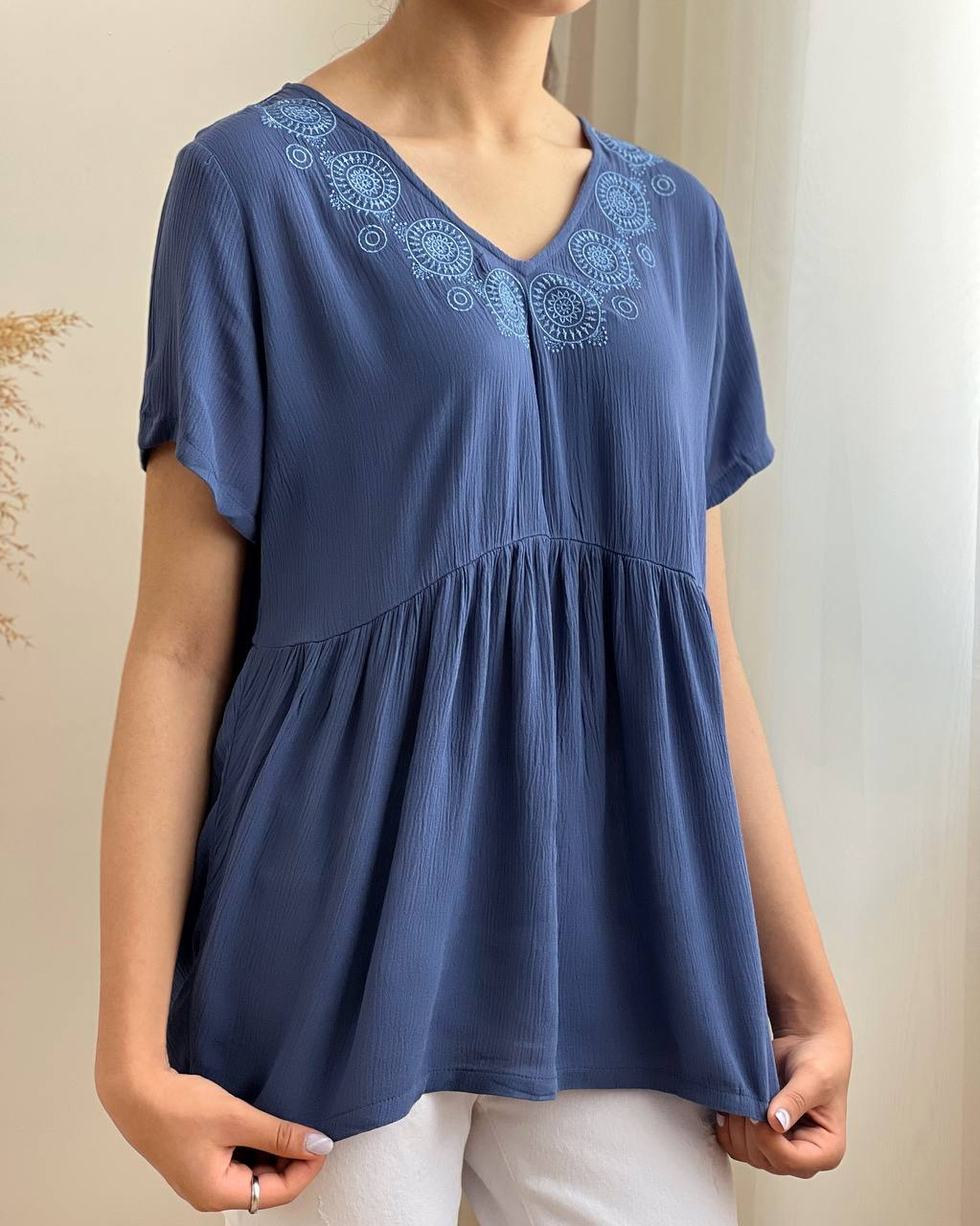 شومیز گلدوزی شده کمر چین کد 2056