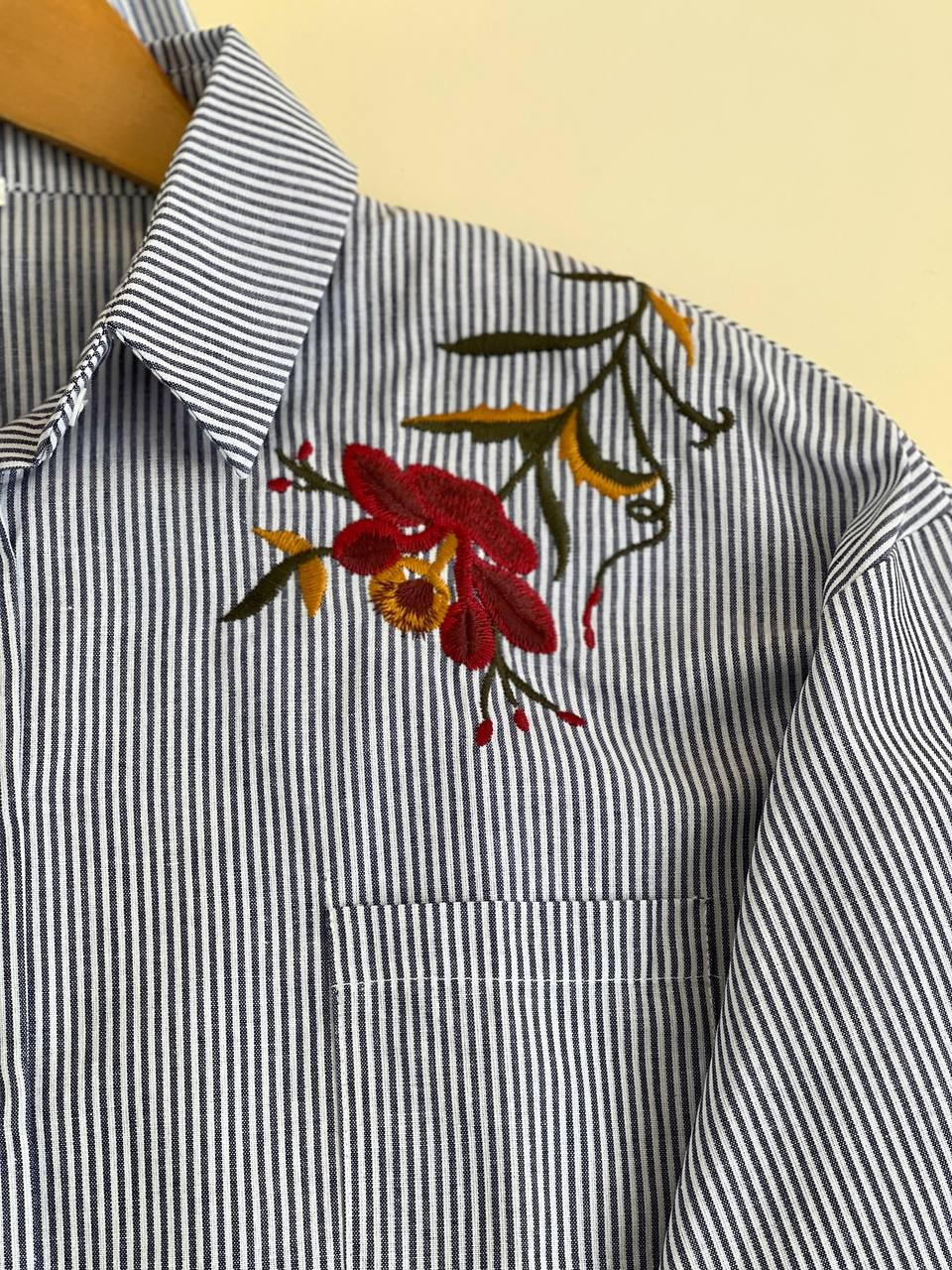 شومیز راه راه گلدوزی شده کد 2060