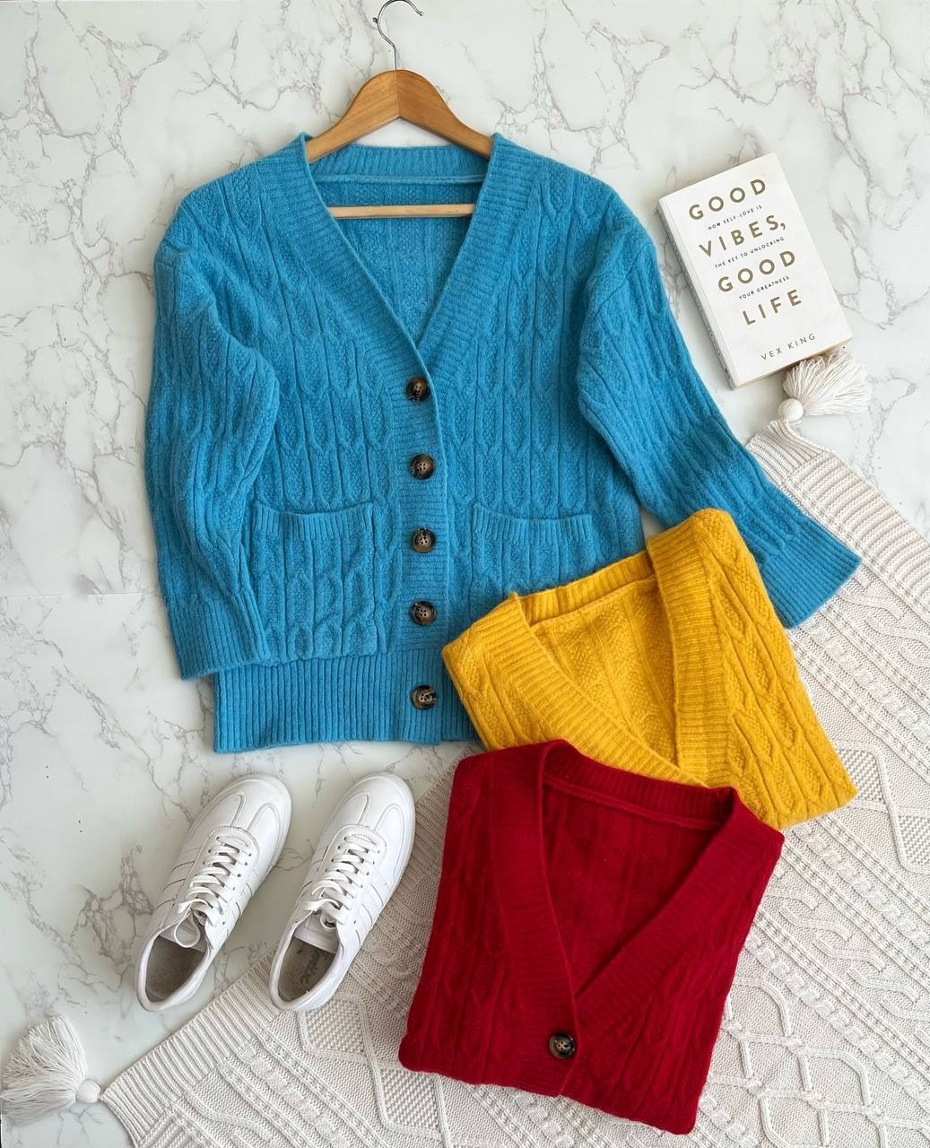 ژاکت بافت جلو دکمه کد 2062