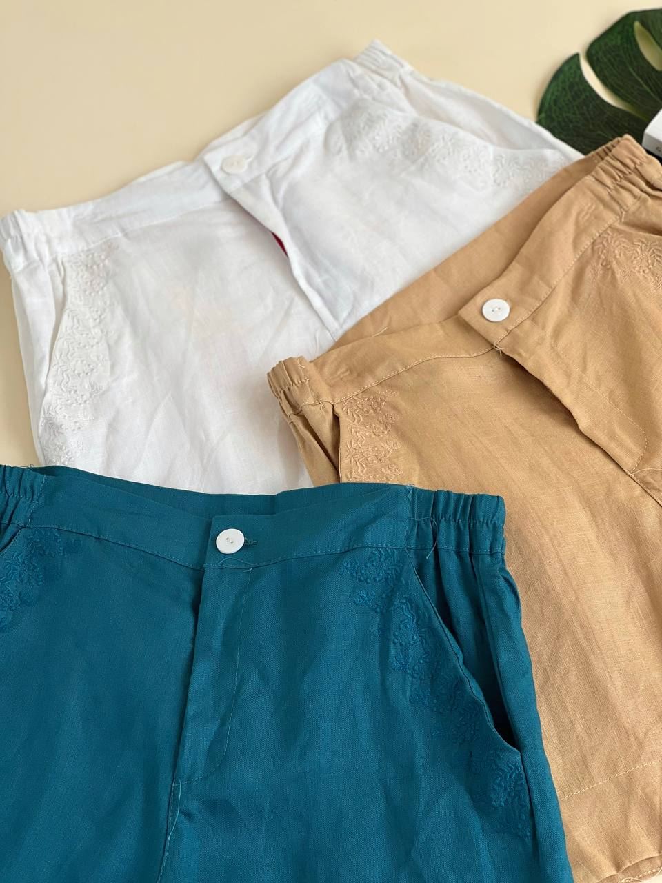 شلوارک لینن گلدوزی شده کد 2080