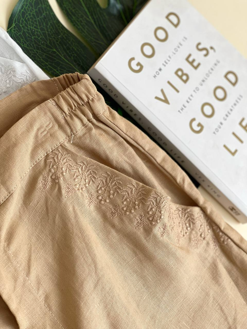 شلوارک لینن گلدوزی شده کد 2080