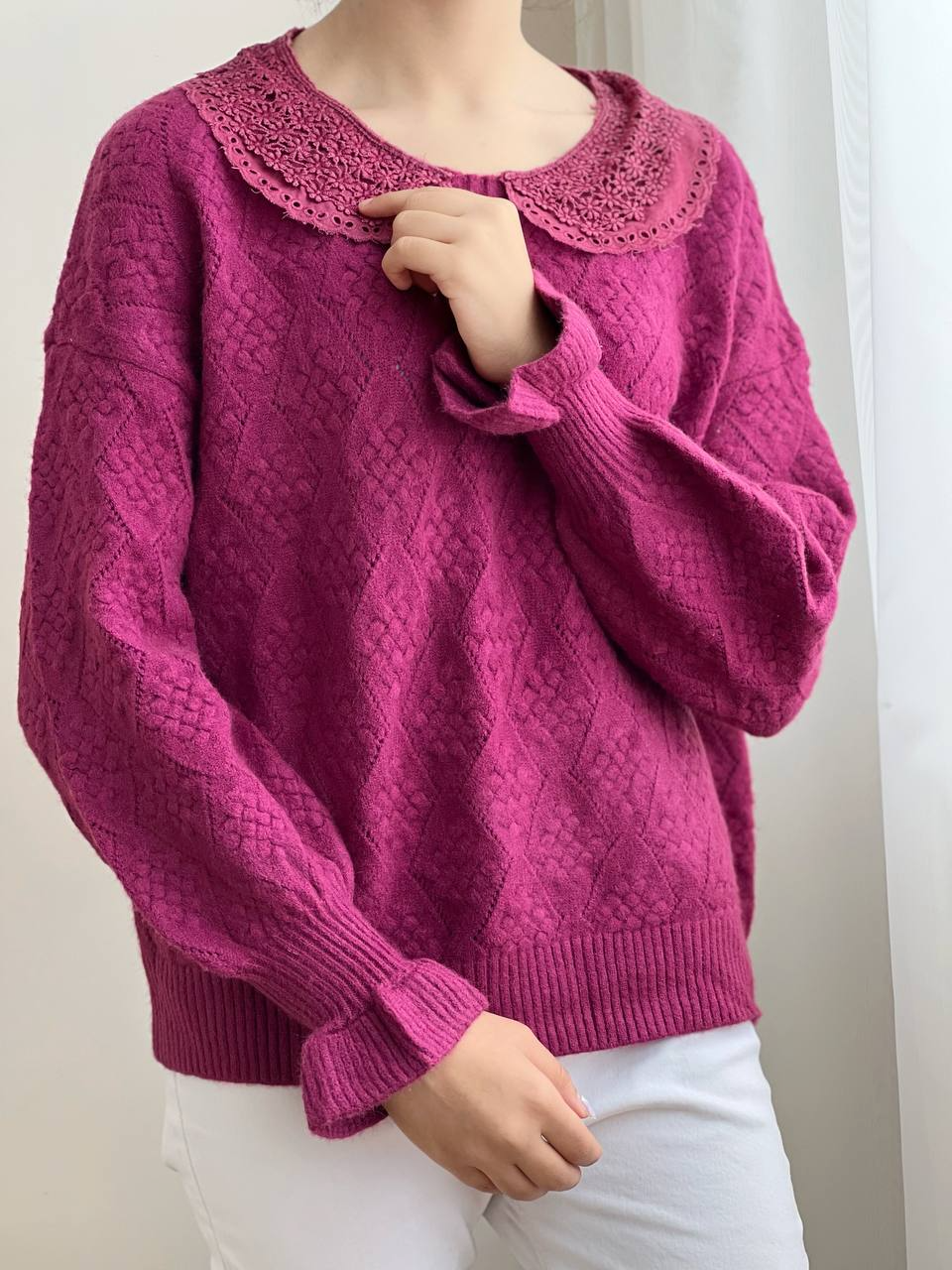 پلیور بافت یقه گیپور و خامه دوزی کد 2093