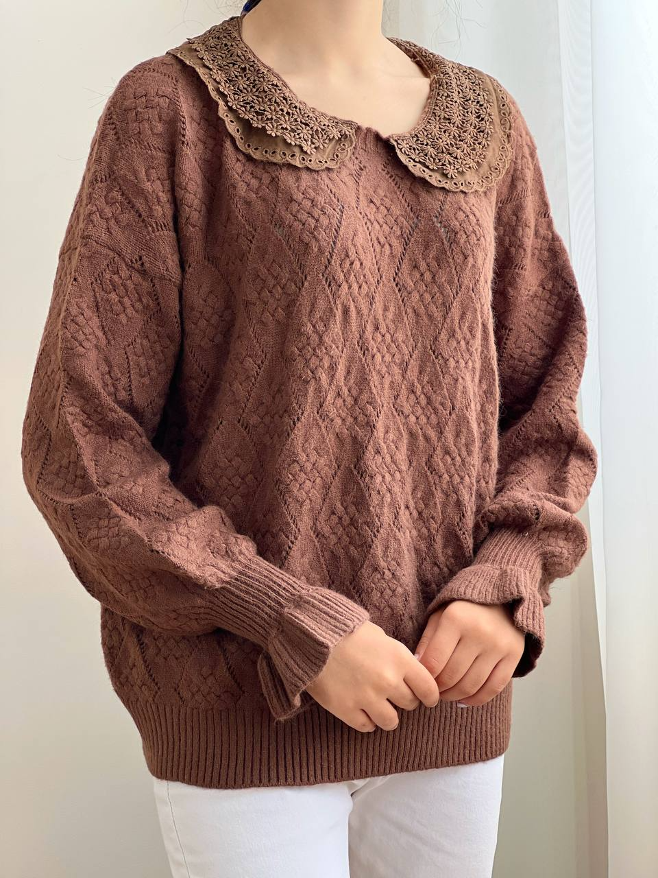 پلیور بافت یقه گیپور و خامه دوزی کد 2093