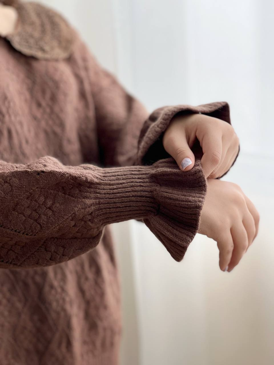 پلیور بافت یقه گیپور و خامه دوزی کد 2093