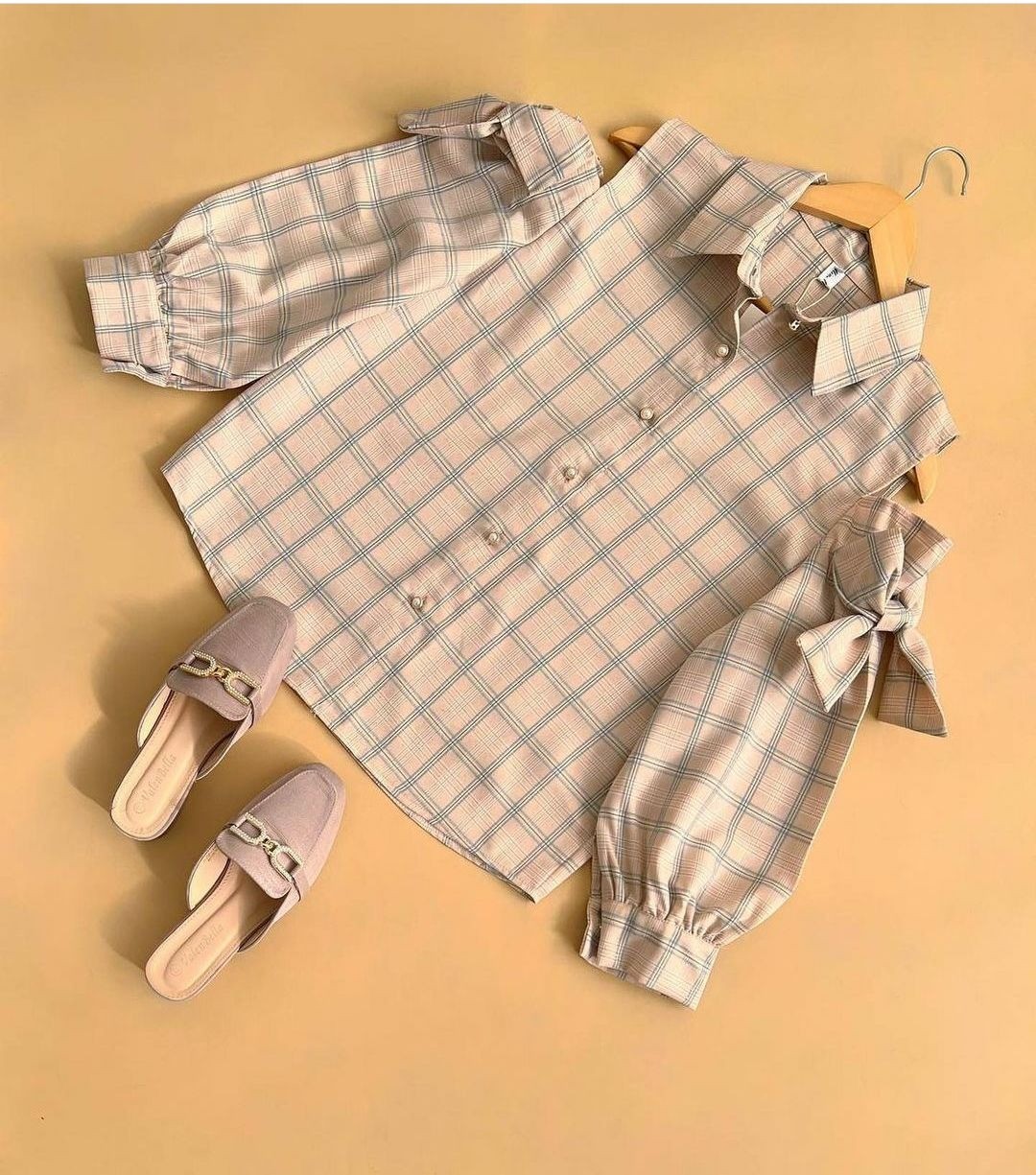 شومیز سرشونه باز پاپیونی کد 2182