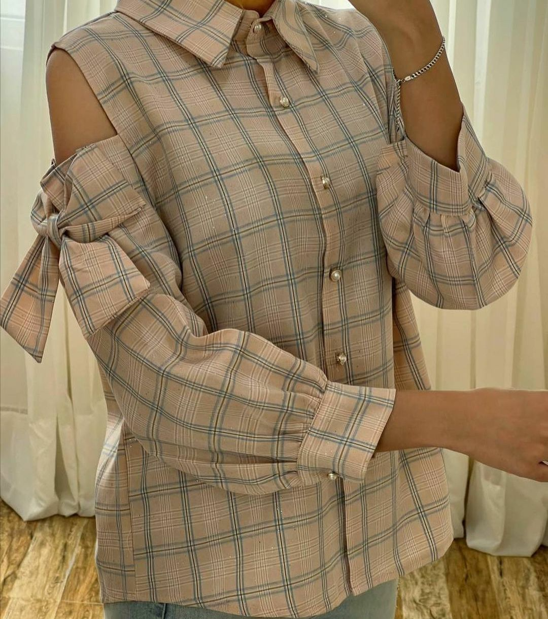 شومیز سرشونه باز پاپیونی کد 2182