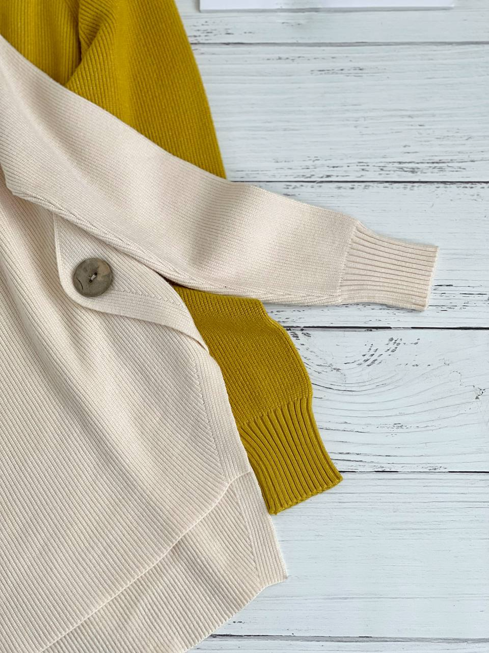 پلیور بافت بغل دکمه یقه سه سانت کد 2205