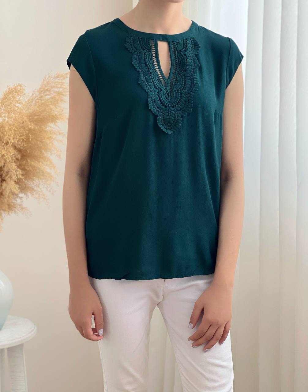 شومیز گیپوری پشت چاک دار کد 2242