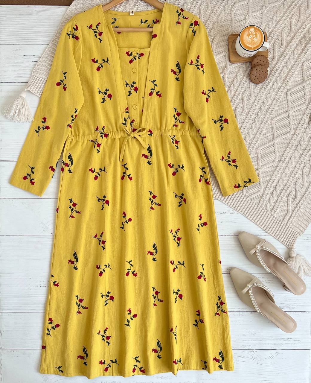 پیراهن کنف گلدوزی شده کد 2254