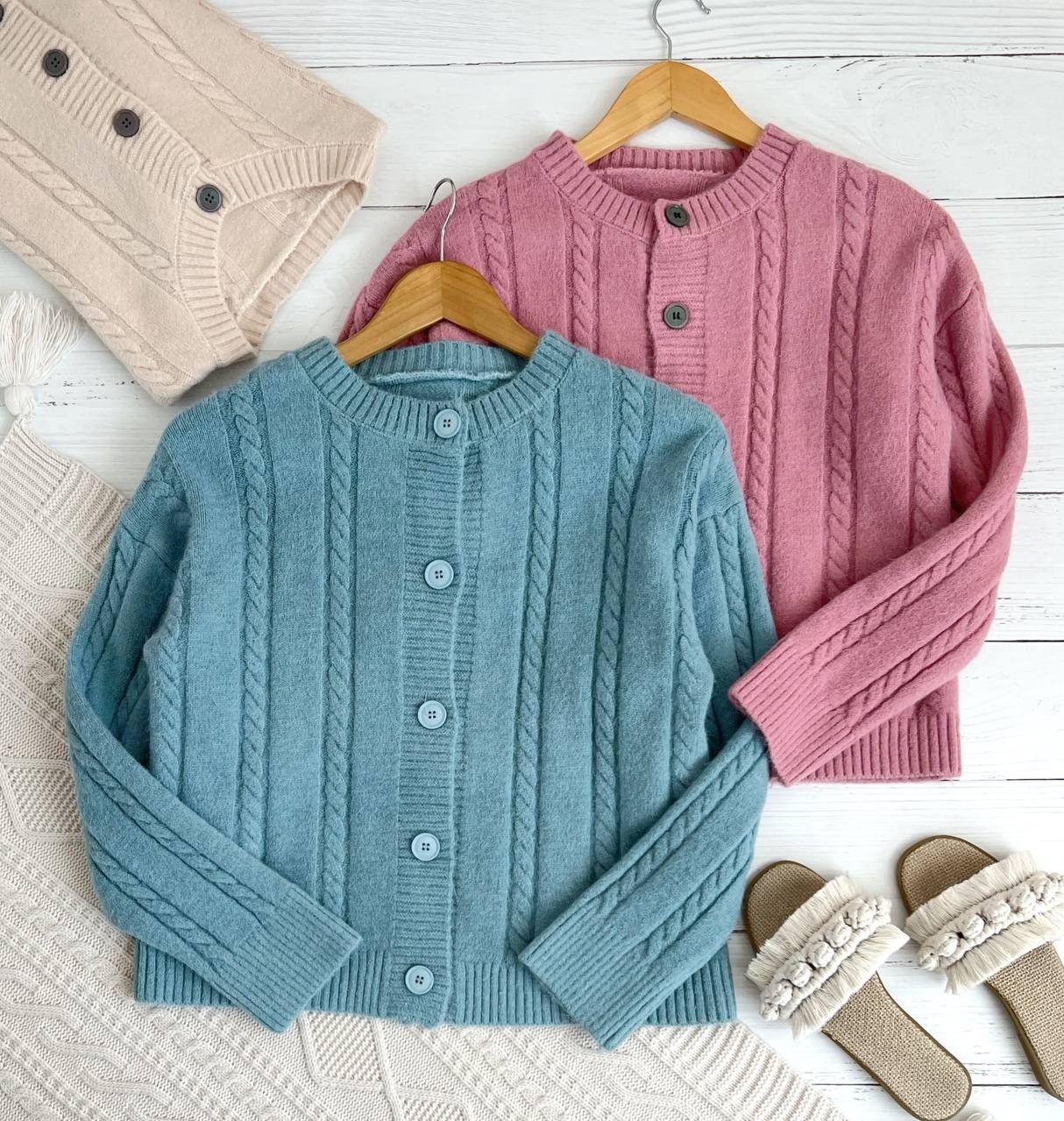 ژاکت بافت زنجیری جلو دکمه کد 2278