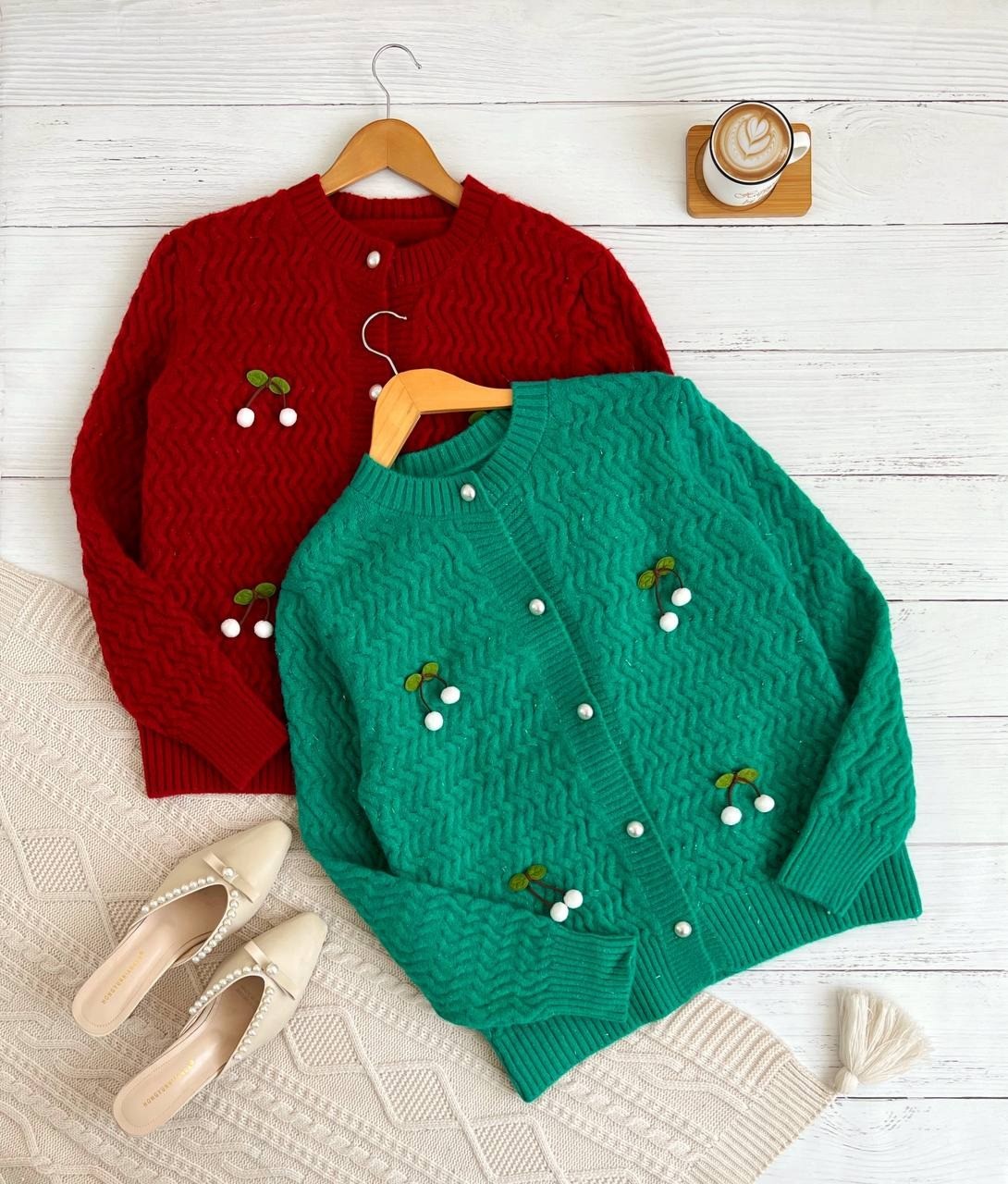 ژاکت بافت آلبالویی اکلیل دار کد 2296