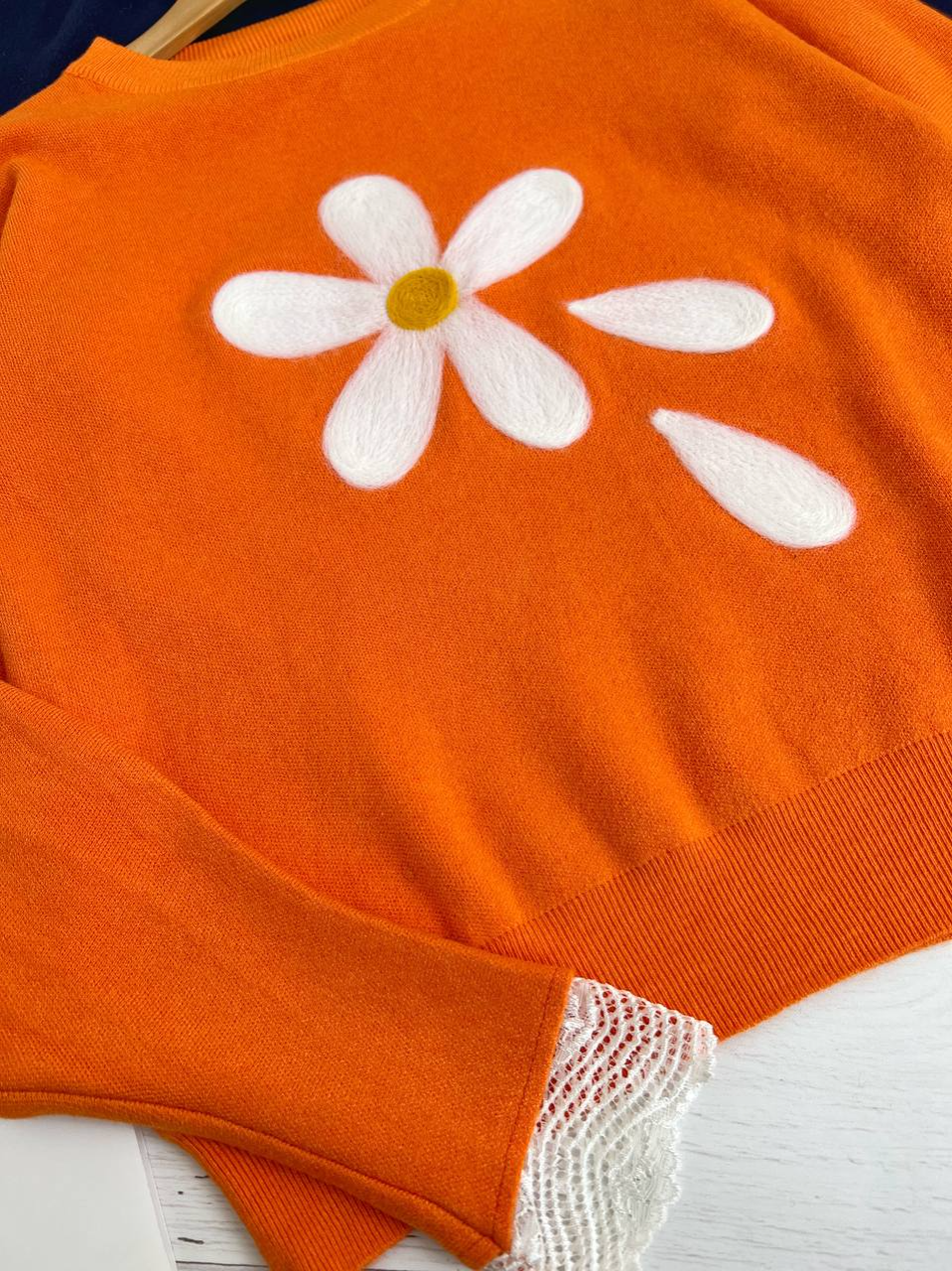 پلیور بافت گلبرگ سر آستین گیپور کد 2298