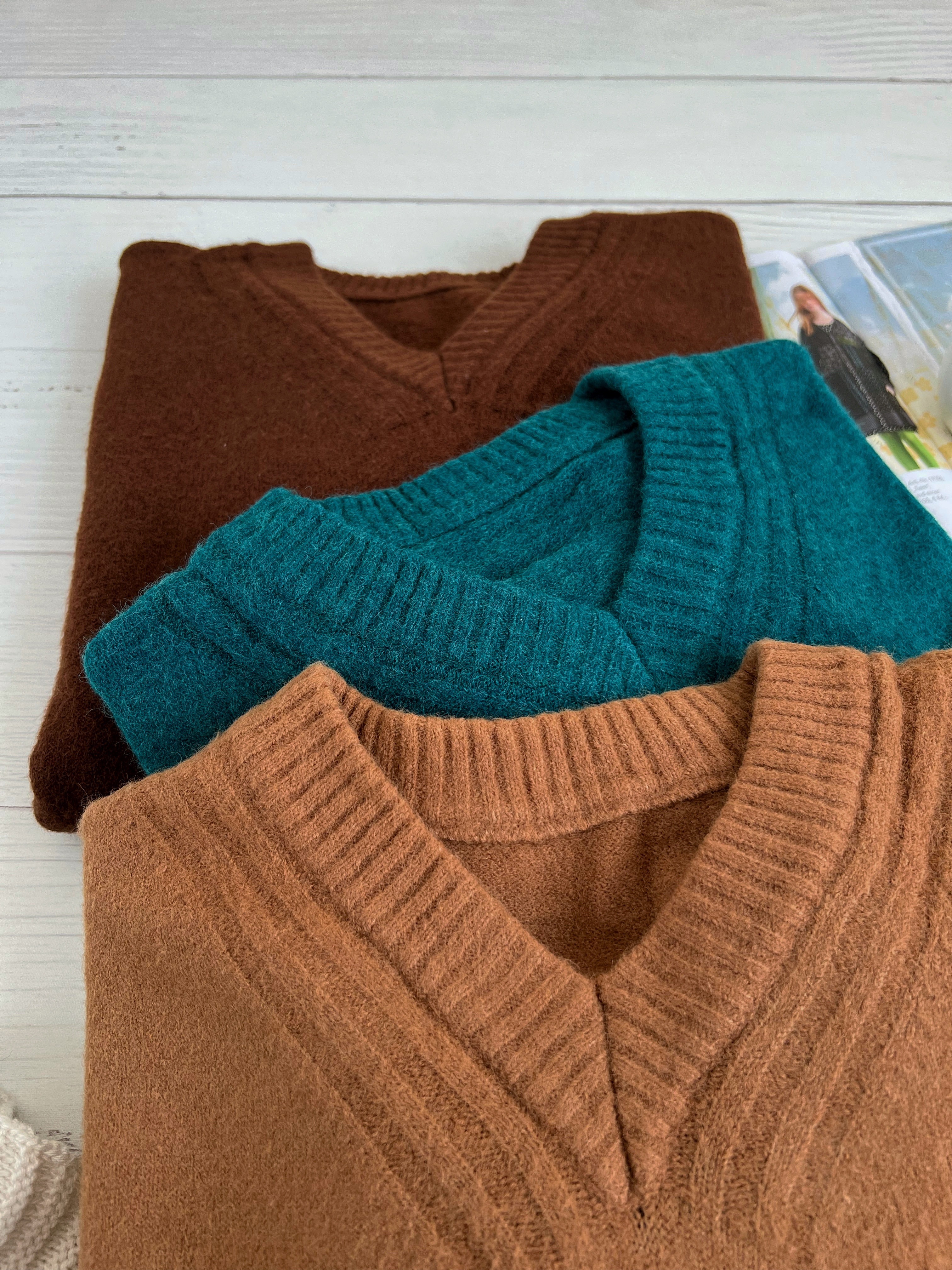 پلیور بافت یقه هفت بغل چاک کد 2318