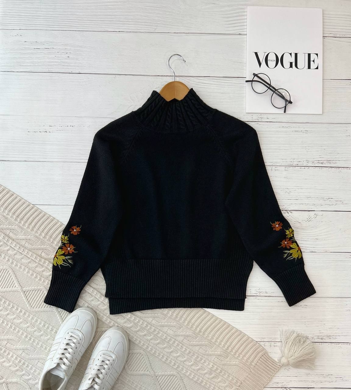 پلیور بافت آستین گلدوزی تکرنگ مشکی کد 2363