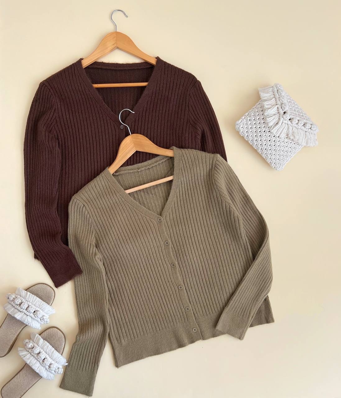 ژاکت بافت جلو دکمه کبریتی کد2391