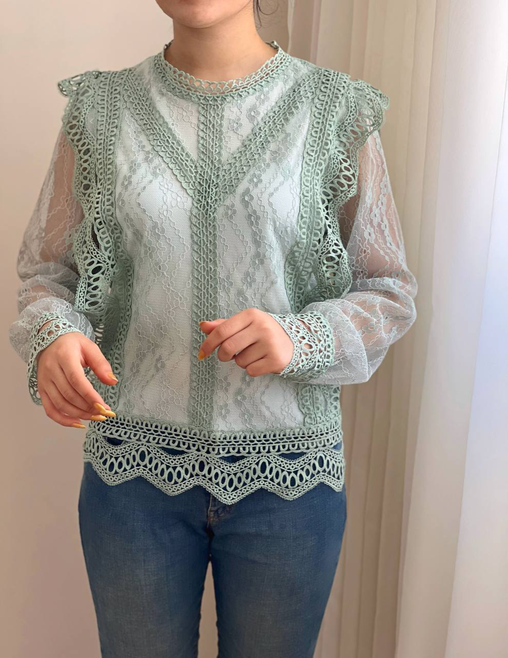 شومیز گیپور+دانتل آستر دار کد 2401