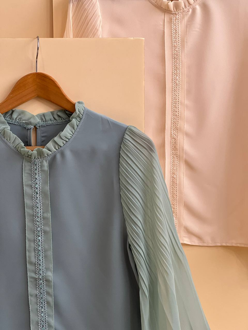 شومیز کرپ ساتن آستین پلیسه کد 2434