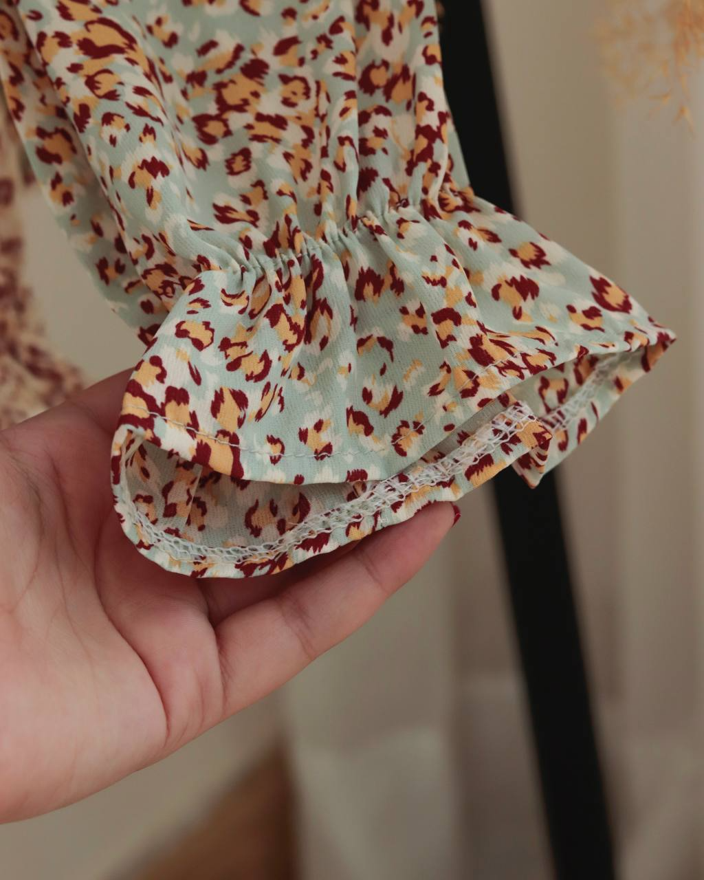 شومیز کرپ یقه گیپور کد 2520