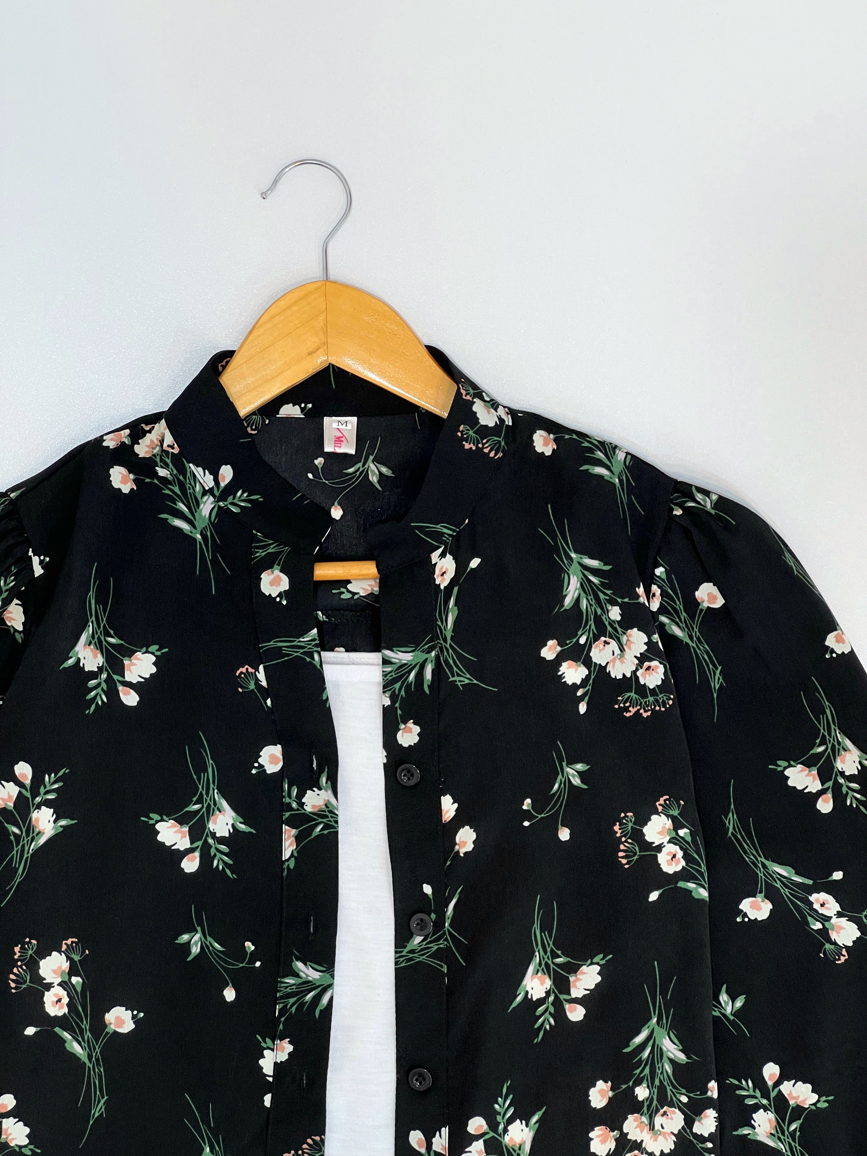 شومیز تکرنگ آستین چین کد 2533