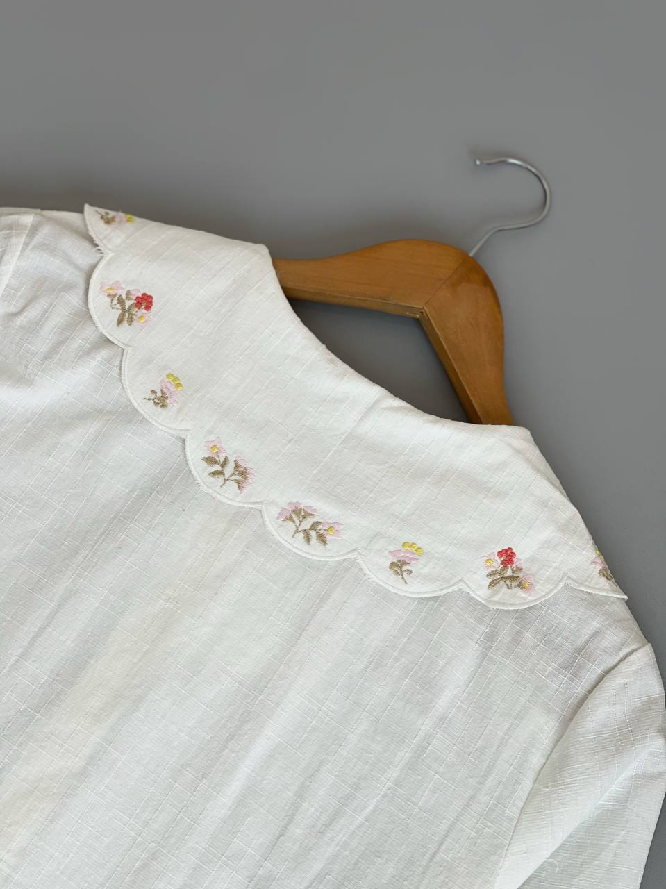 شومیز کنف نخ یقه گلدوزی کد2542