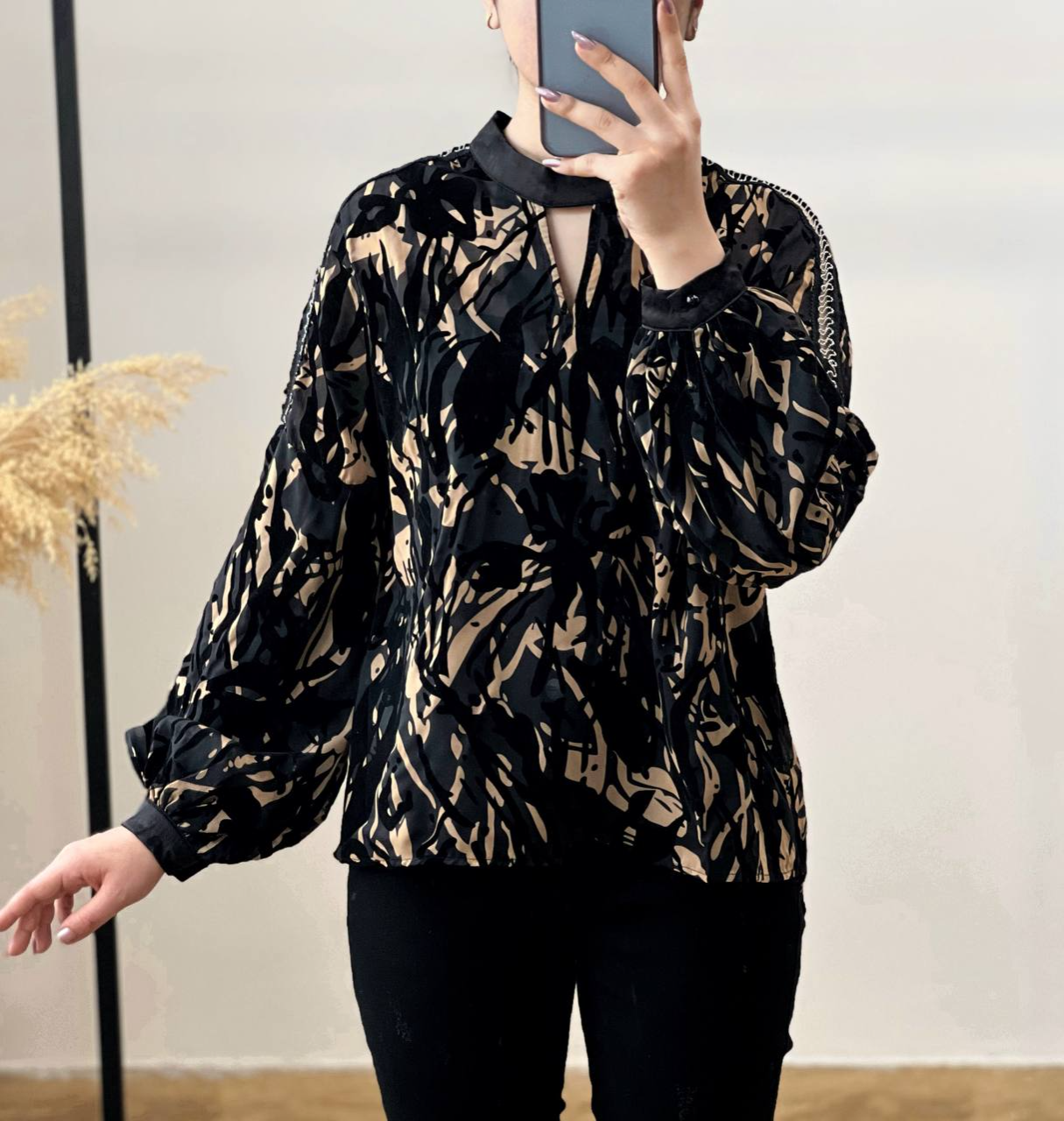 شومیز حریر مخمل کوب آستین پف کد 2545