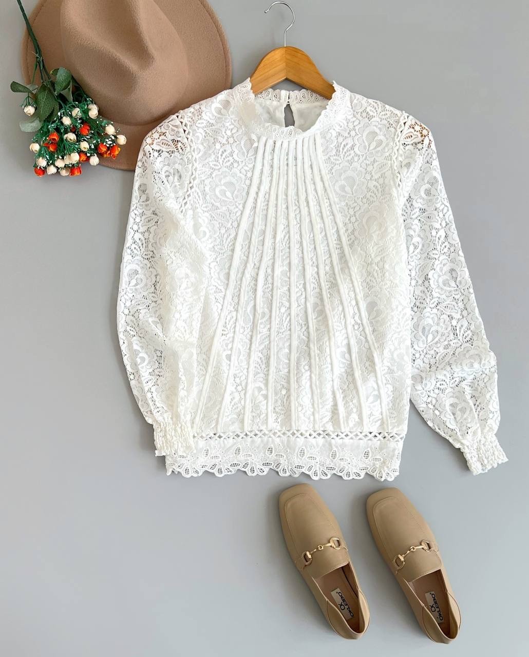 شومیز گیپور کمر کش با نوار خامه دوزی کد 2552