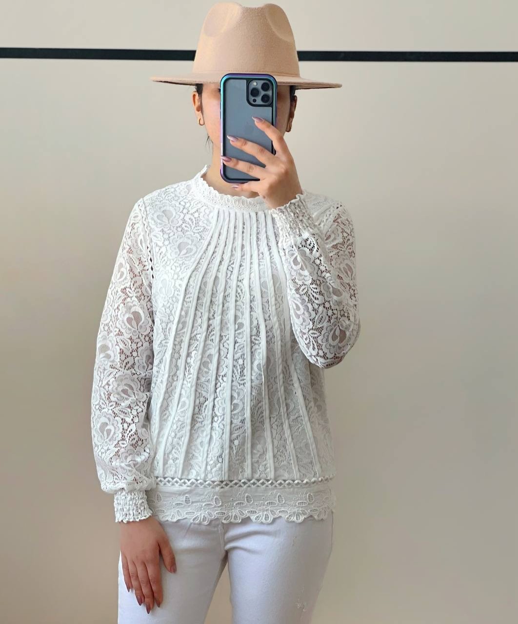 شومیز گیپور کمر کش با نوار خامه دوزی کد 2552