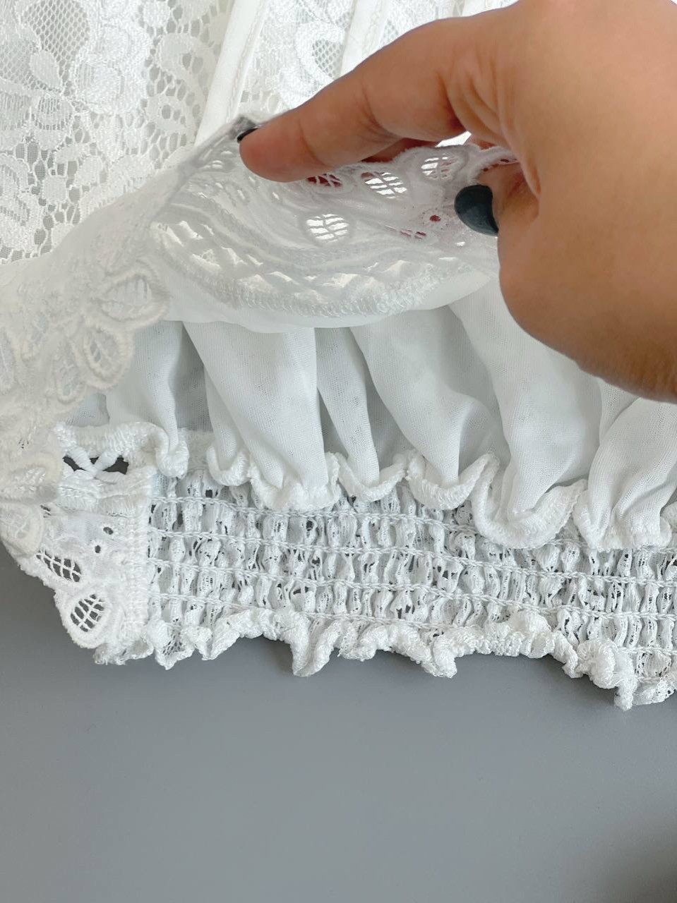 شومیز گیپور کمر کش با نوار خامه دوزی کد 2552