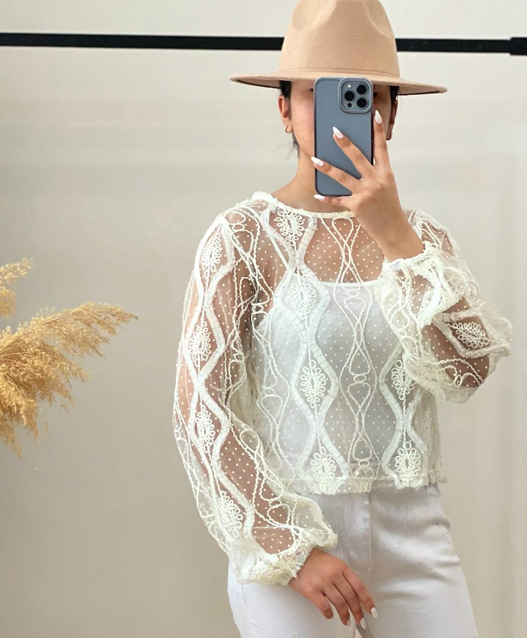 شومیز گیپور کار شده بهمراه تاپ کد 2561