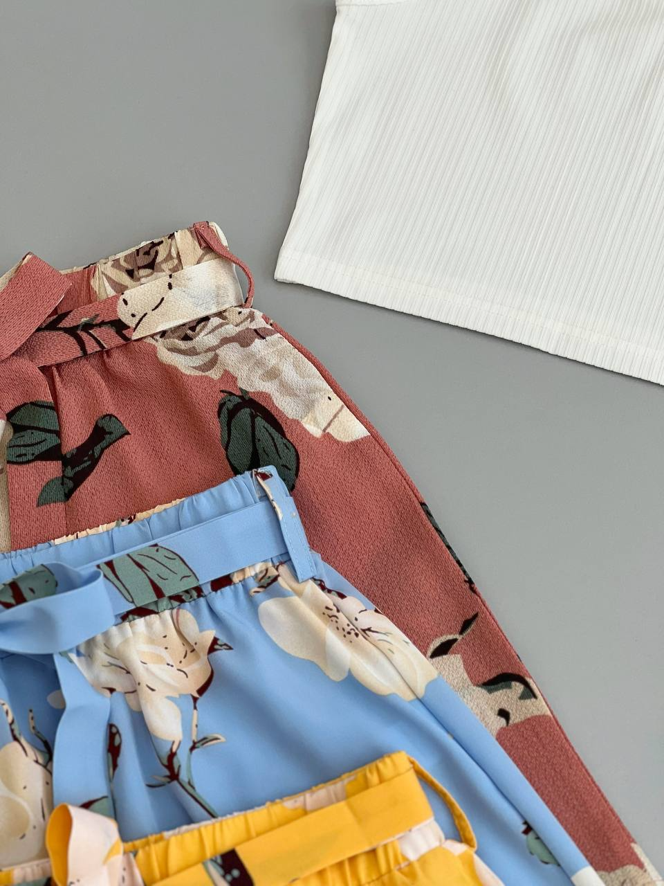 ست نیم تنه و شلوارک از برند shein کد 2584