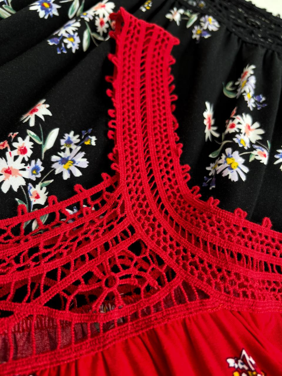 شومیز سرشونه باز گلدار کد 2737