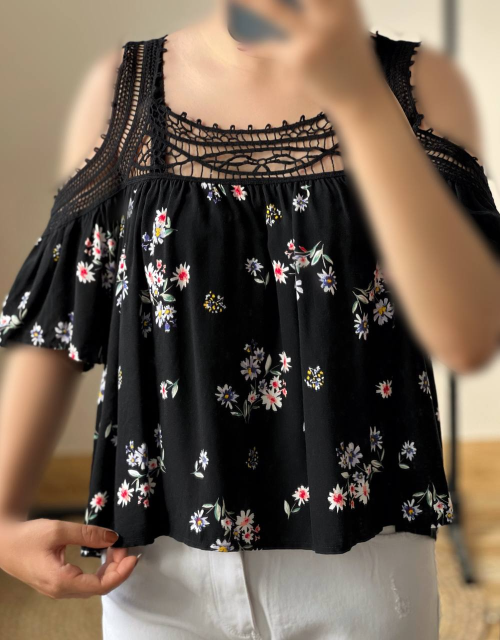 شومیز سرشونه باز گلدار کد 2737