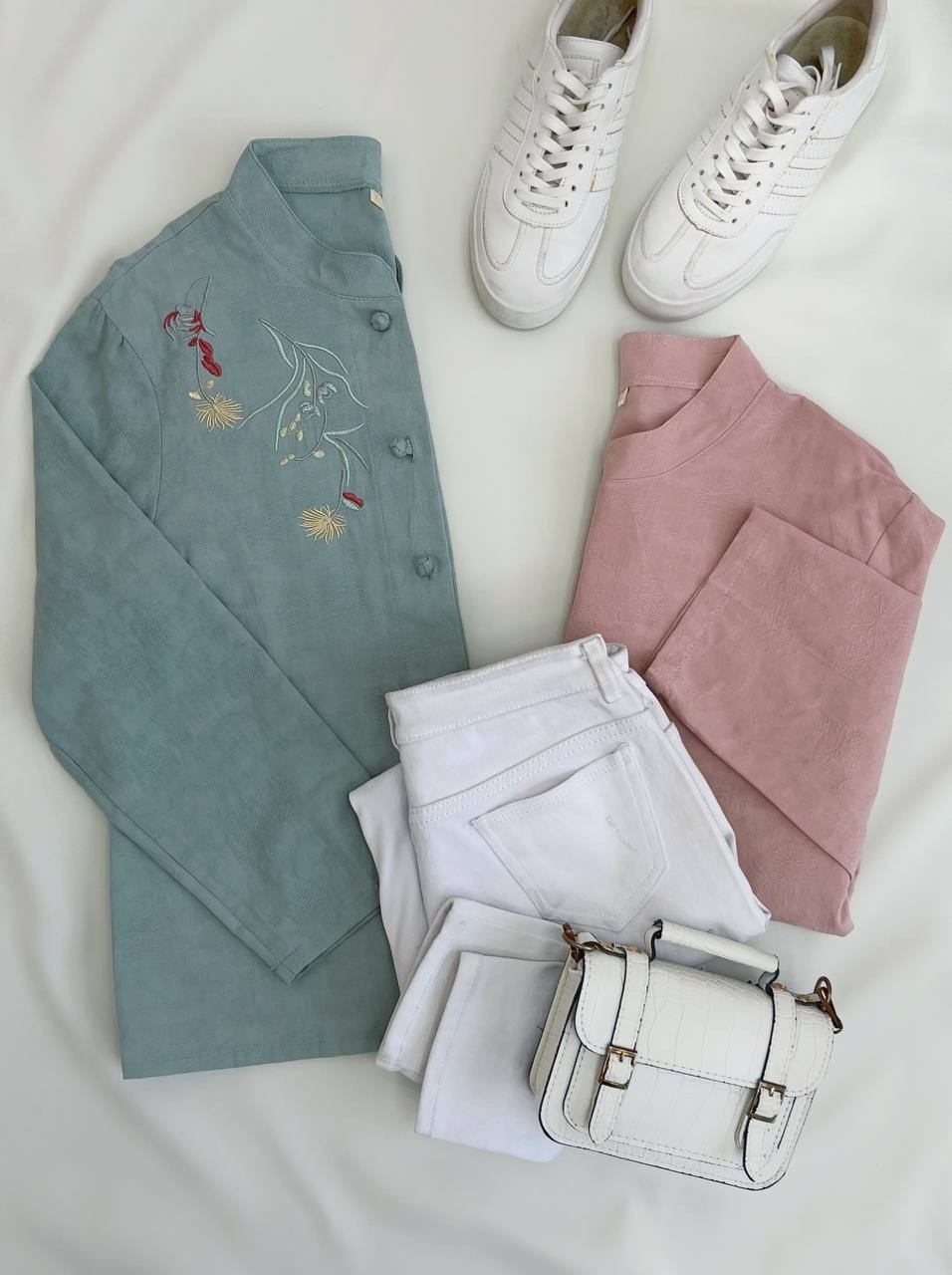 شومیز جلو دکمه گلدوزی شده کد 2748