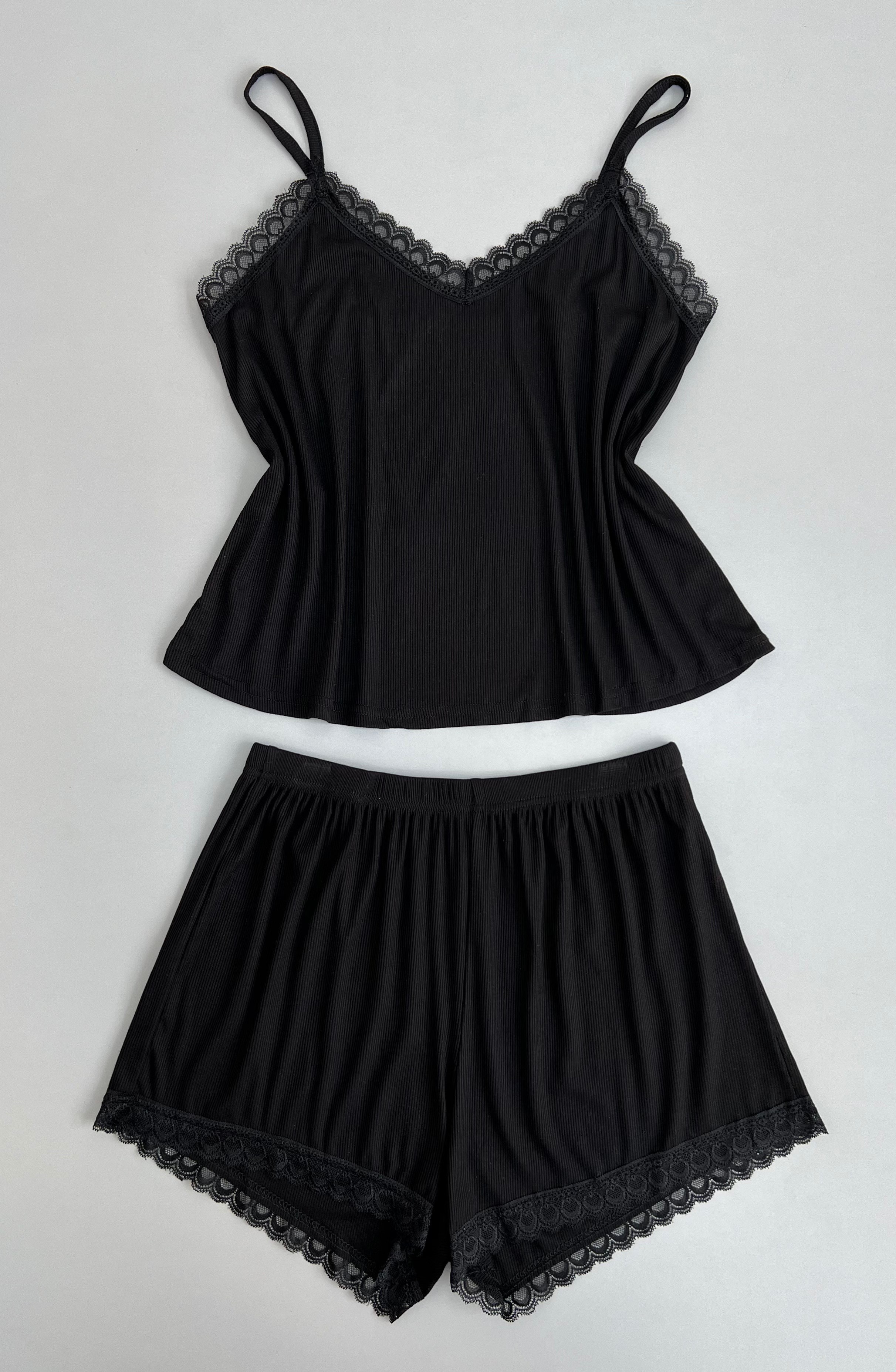 ست تاپ و شلوارک کبریتی لبه تور کد 2754