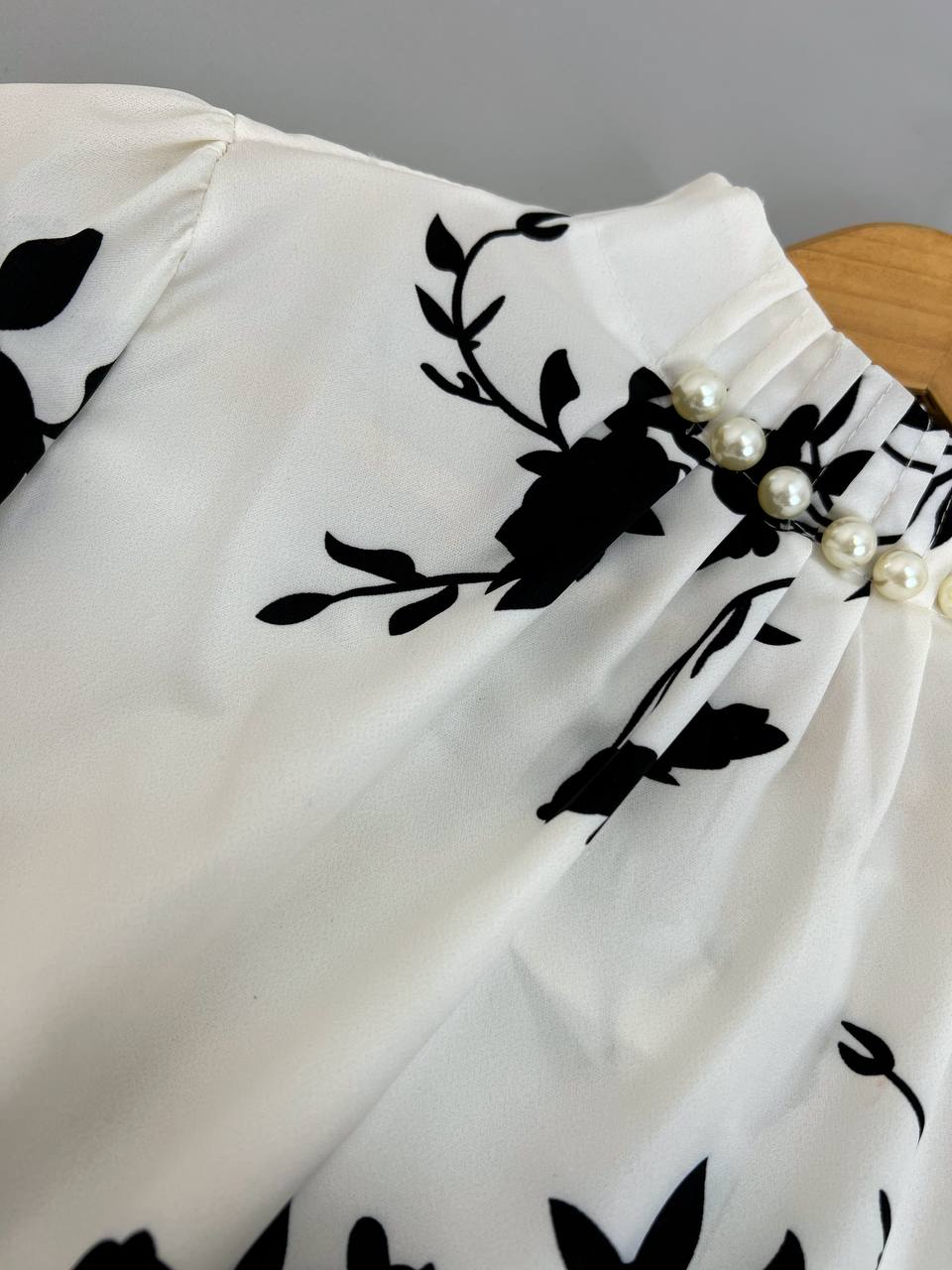 شومیز گلدار یقه مروارید کد 2795