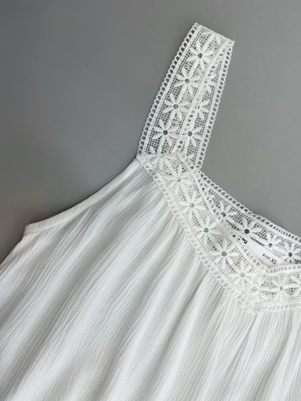 شومیز سفید بند گیپور کد 2820